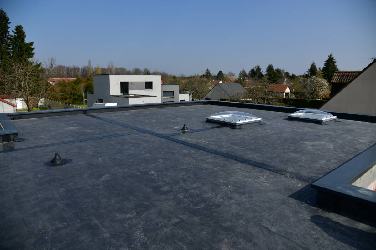Quels sont les avantages d&#8217;une toiture en membrane PVC ? Strasbourg